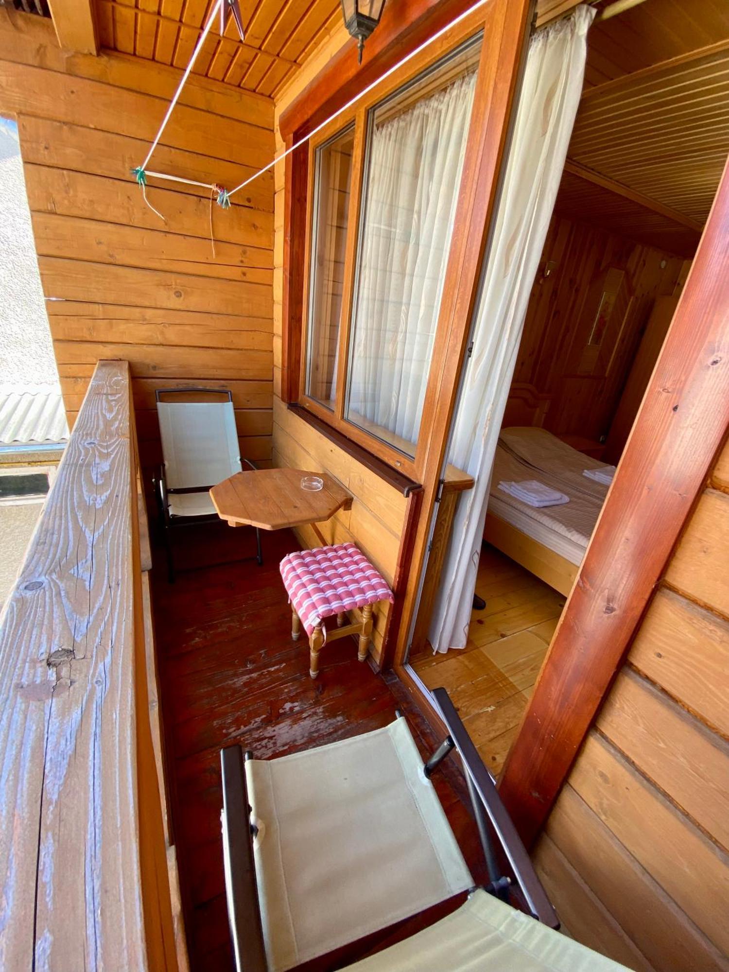 Zyma_Lito Guest House Yaremtche Extérieur photo